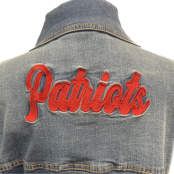 Patriots New England NFL NWT Denim Jean Jacket Embroidered XL 15-17 Football - Picture 3 of 13